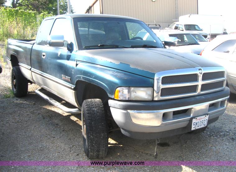 image for item 2775 1997 Dodge Ram 2500 club cab pickupNon-repairable certificate, parts only