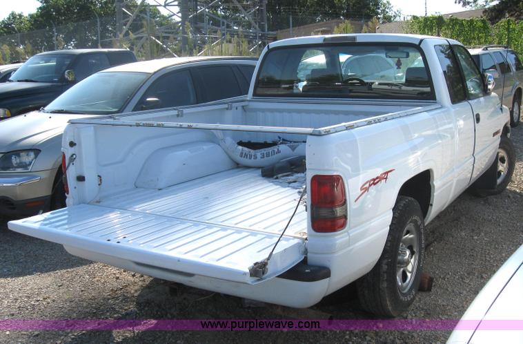 image for item 2776 1997 Dodge Ram 1500