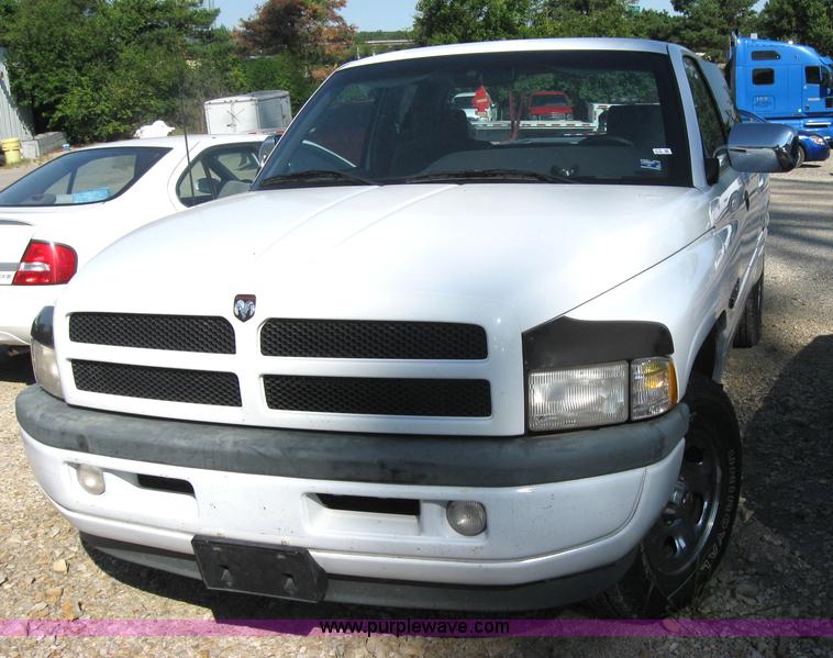 image for item 2776 1997 Dodge Ram 1500