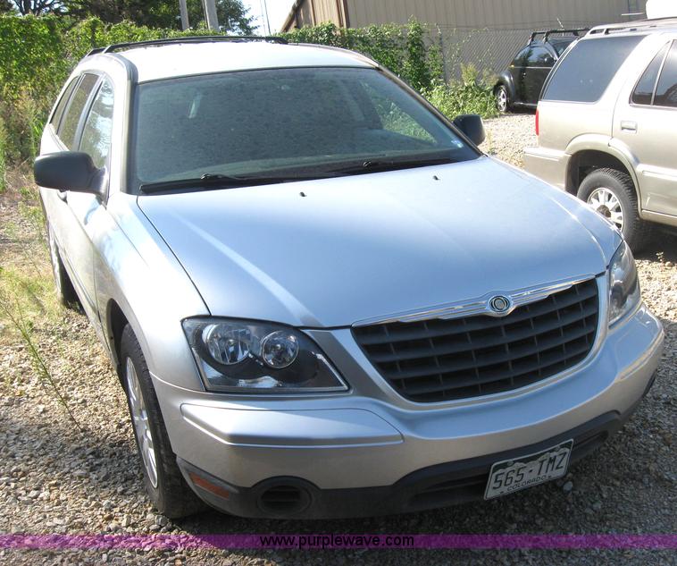 image for item 2777 2006 Chrysler Pacifica