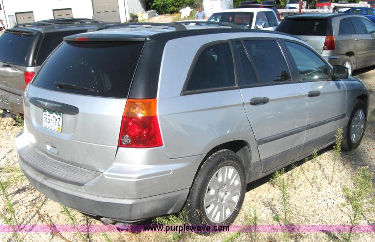 image for item 2777 2006 Chrysler Pacifica