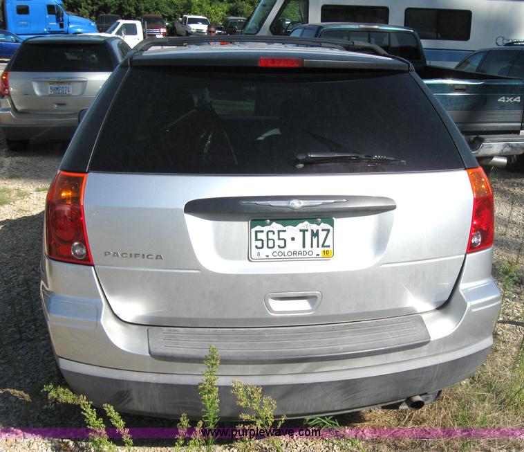 image for item 2777 2006 Chrysler Pacifica