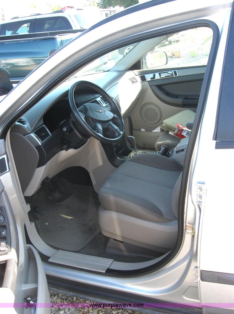 image for item 2777 2006 Chrysler Pacifica