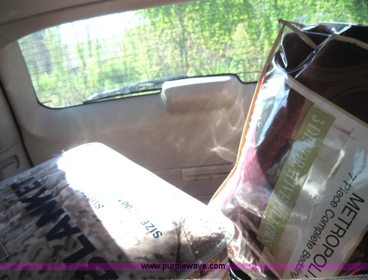 image for item 2777 2006 Chrysler Pacifica