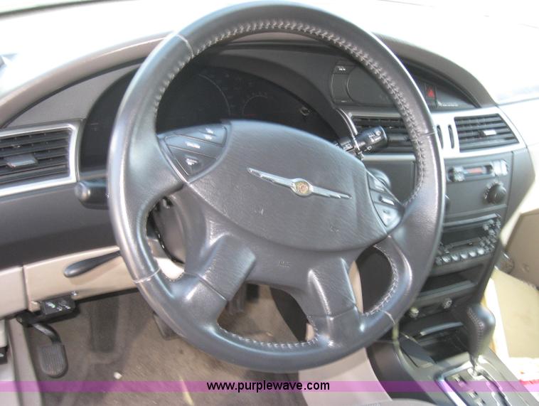 image for item 2777 2006 Chrysler Pacifica