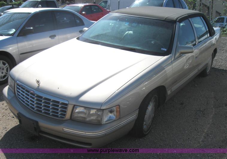 image for item 2778 1998 Cadillac DeVille