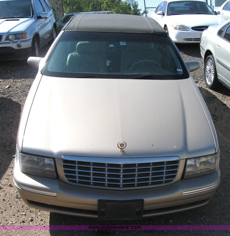 image for item 2778 1998 Cadillac DeVille