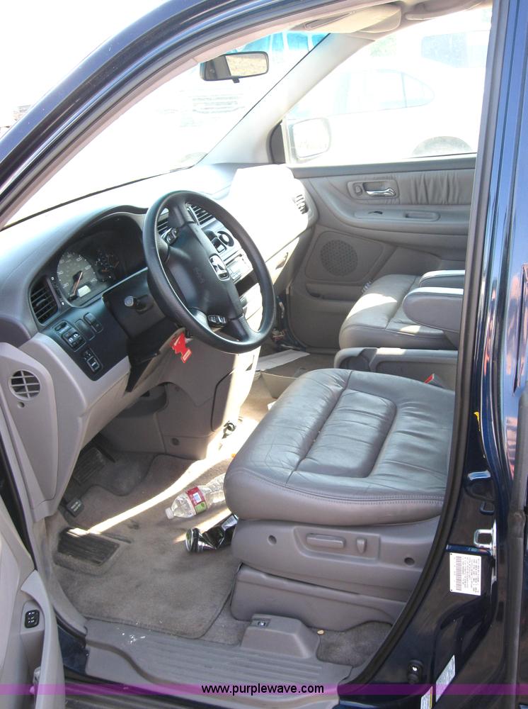 image for item 2779 2003 Honda Odyssey EX-L Non-repairable certificate, parts only