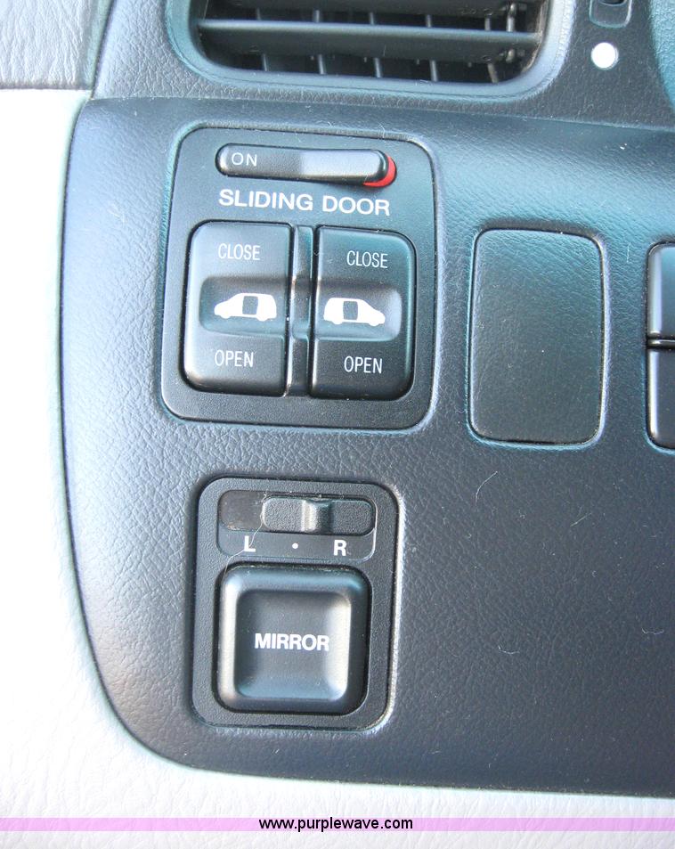 image for item 2779 2003 Honda Odyssey EX-L Non-repairable certificate, parts only