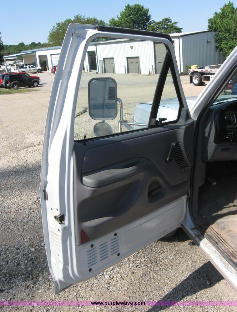 image for item 2781 1996 Ford F350