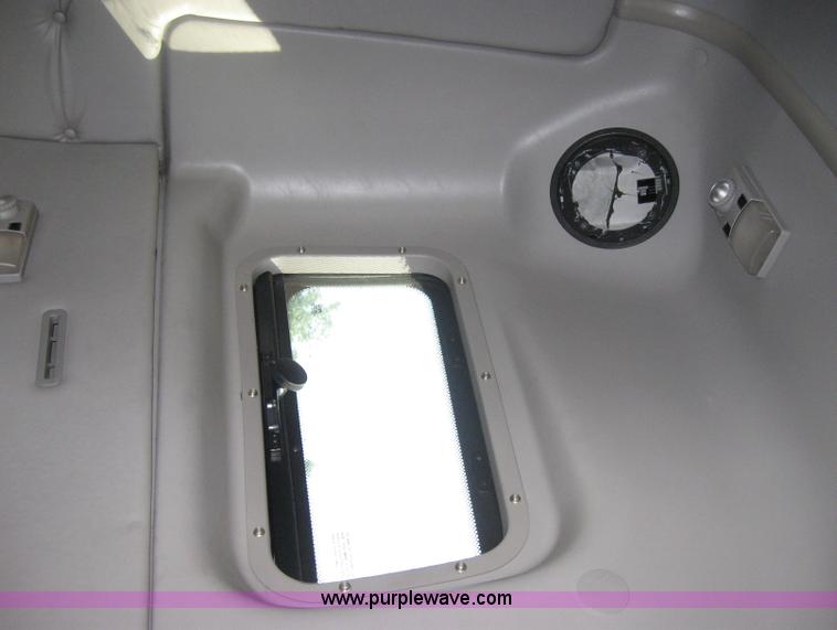 image for item 2782 2001 Volvo VNL