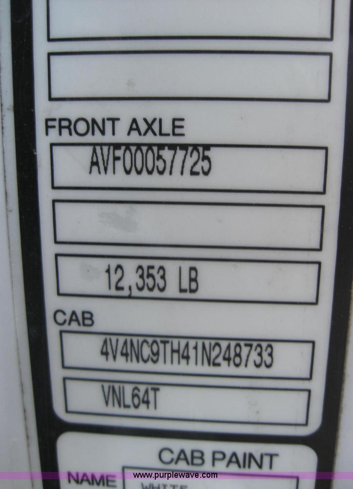 image for item 2782 2001 Volvo VNL