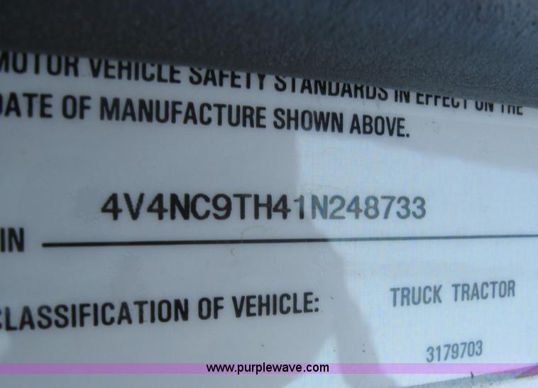 image for item 2782 2001 Volvo VNL