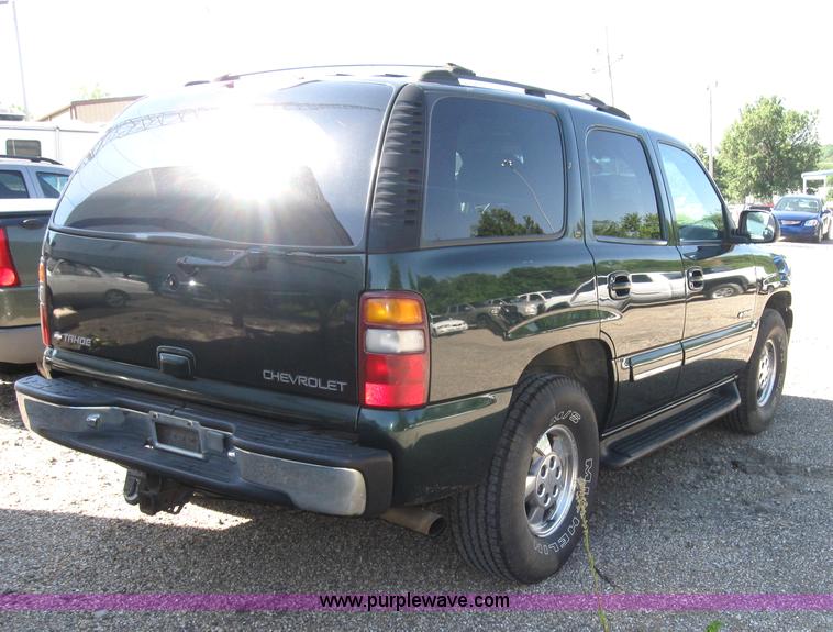 image for item 2783 2001 Chevrolet Tahoe
