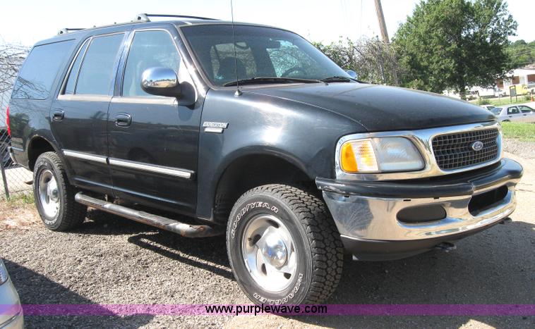 image for item 2784 1997 Ford Expedition Non-repairable certificate, parts only