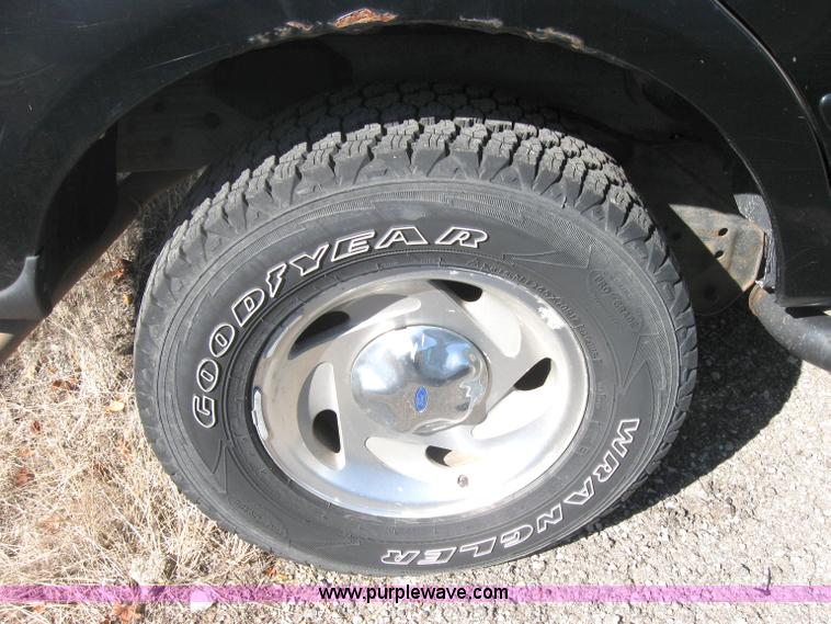 image for item 2784 1997 Ford Expedition Non-repairable certificate, parts only