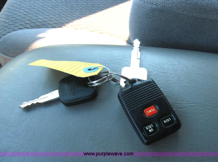 image for item 2784 1997 Ford Expedition Non-repairable certificate, parts only