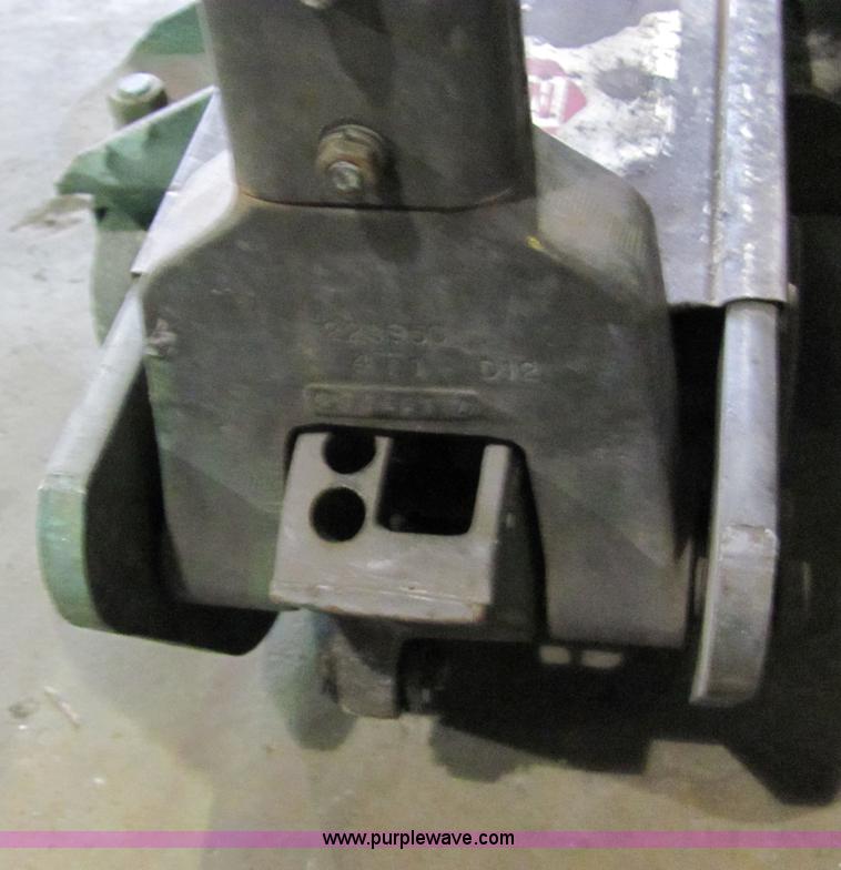 Napa 91660 floor jack in Spring Hill, KS Item 2124 sold Purple Wave