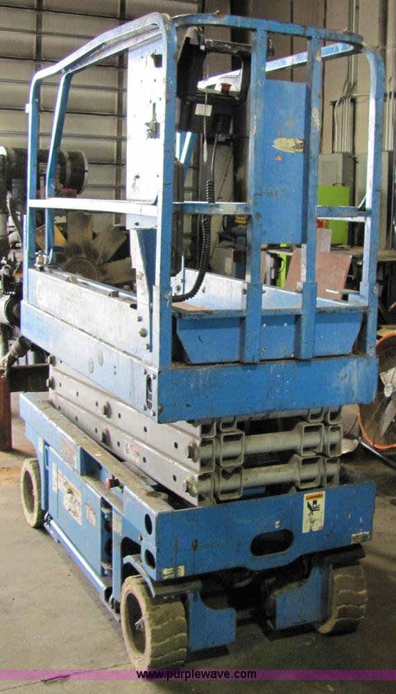 image for item 2125 Genie GS-1930 scissor lift