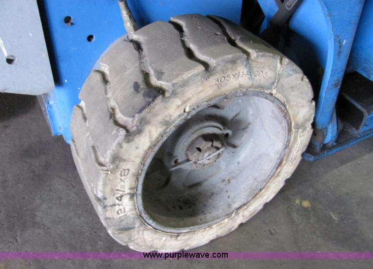 image for item 2125 Genie GS-1930 scissor lift