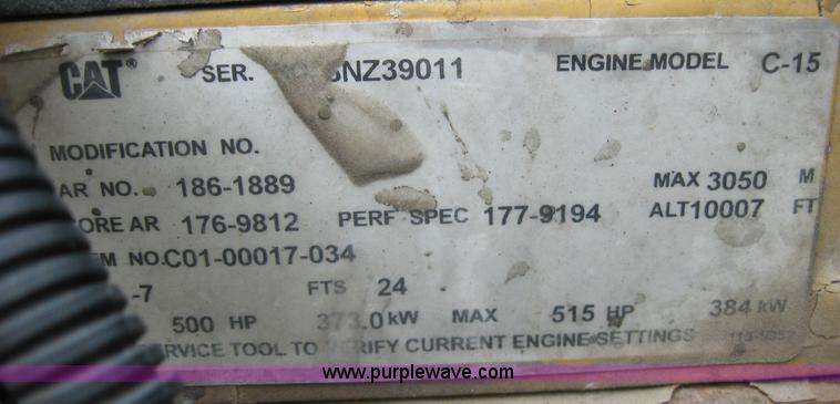 image for item 2170 2001 Freightliner Columbia semi truck