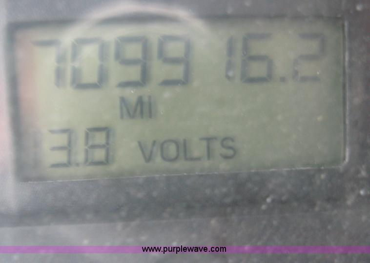 image for item 2170 2001 Freightliner Columbia semi truck