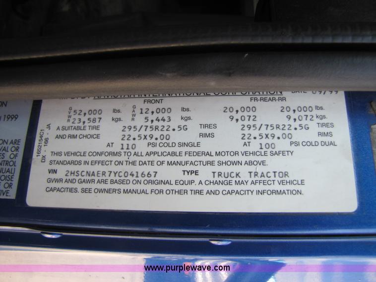 image for item 3518 2000 International 9400i Eagle semi truck