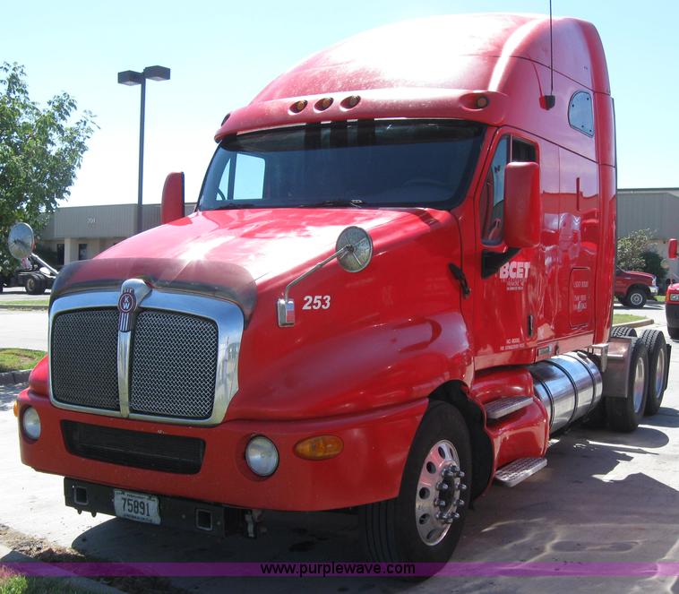 image for item 5027 2004 Kenworth T2000 semi truck