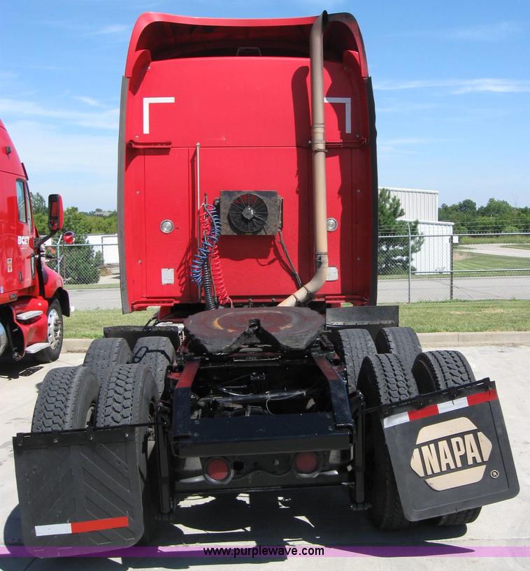 image for item 5027 2004 Kenworth T2000 semi truck