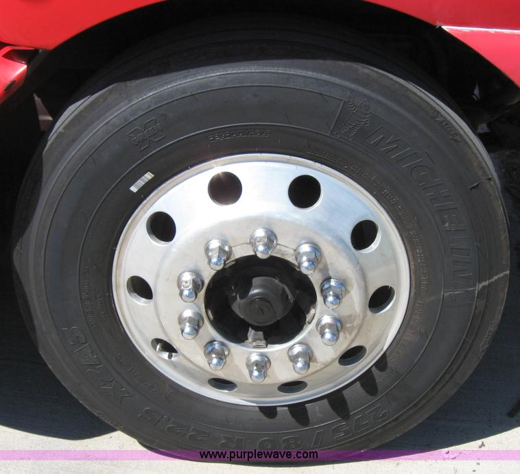 image for item 5027 2004 Kenworth T2000 semi truck