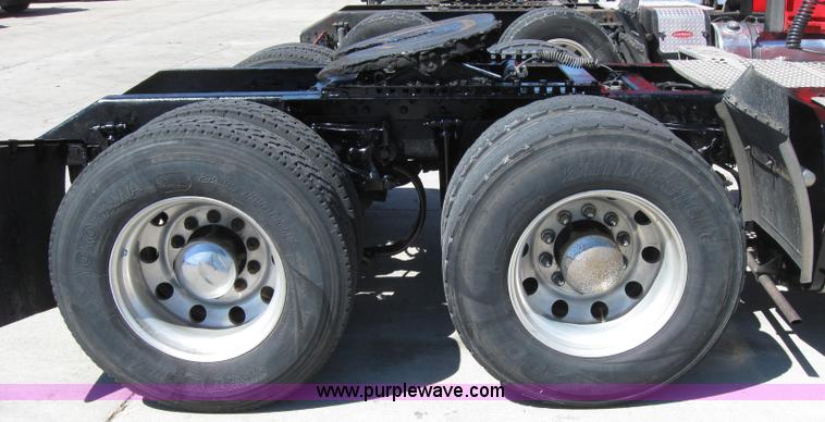 image for item 5027 2004 Kenworth T2000 semi truck