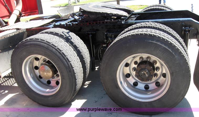 image for item 5027 2004 Kenworth T2000 semi truck