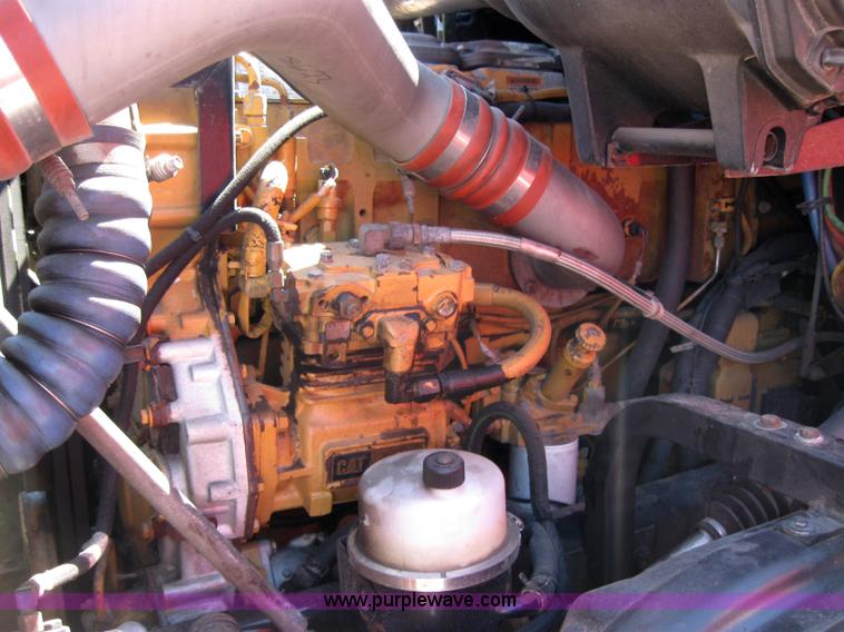 image for item 5027 2004 Kenworth T2000 semi truck