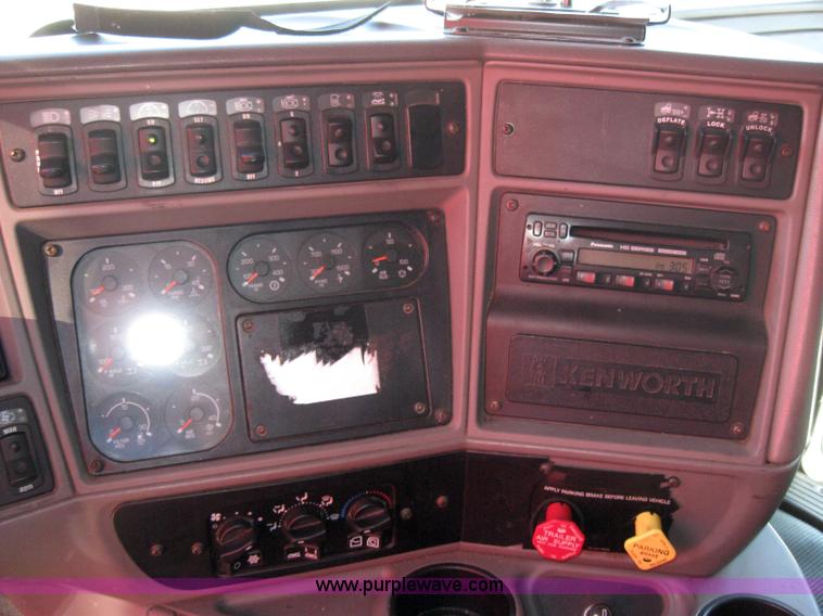 image for item 5027 2004 Kenworth T2000 semi truck