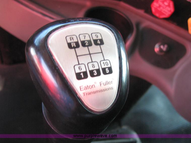 image for item 5027 2004 Kenworth T2000 semi truck