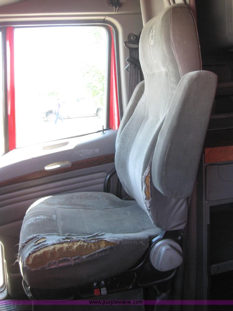 image for item 5027 2004 Kenworth T2000 semi truck