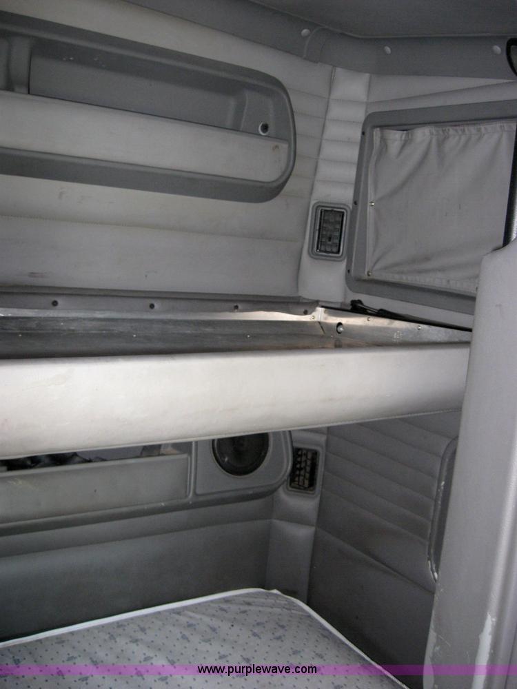 image for item 5027 2004 Kenworth T2000 semi truck