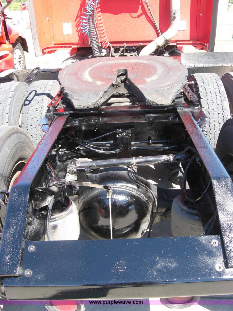 image for item 5027 2004 Kenworth T2000 semi truck