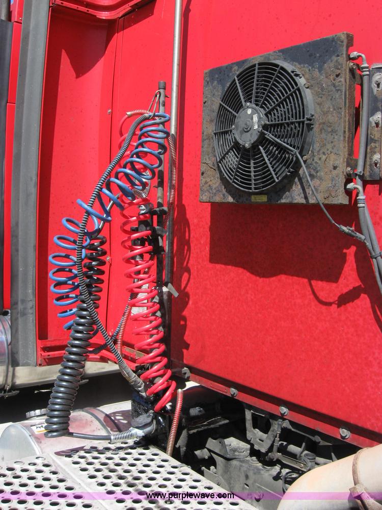 image for item 5027 2004 Kenworth T2000 semi truck