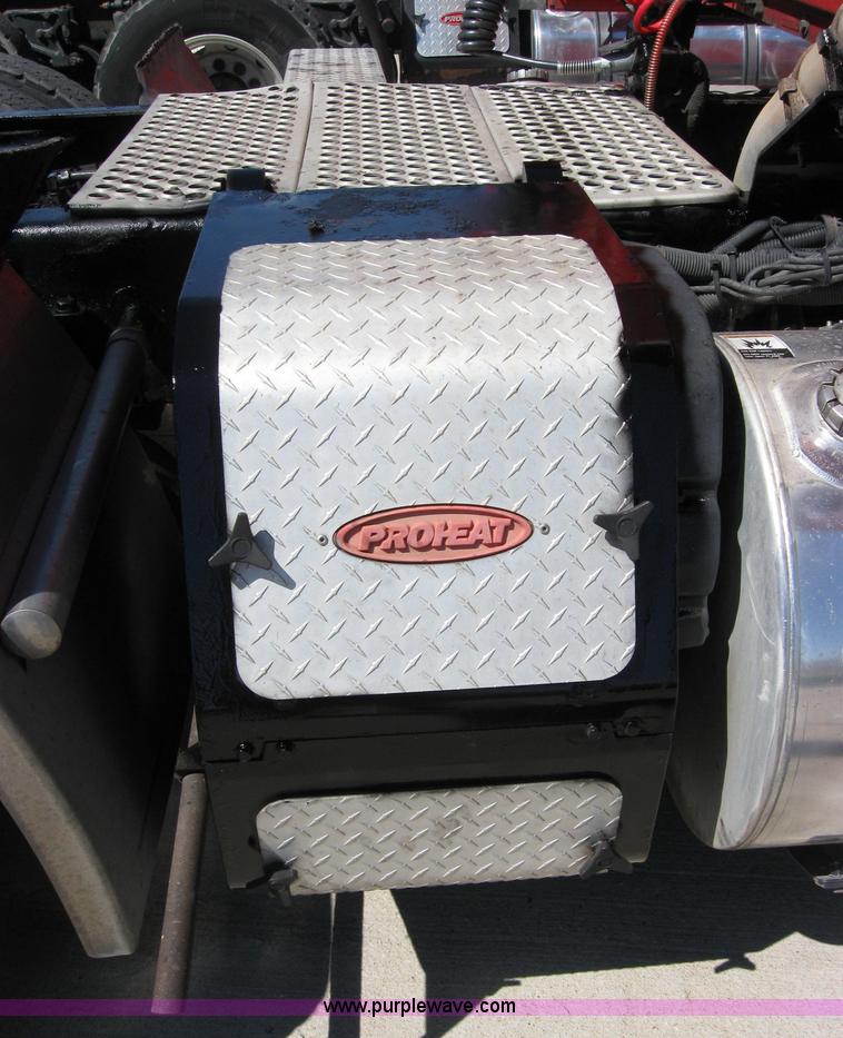 image for item 5027 2004 Kenworth T2000 semi truck