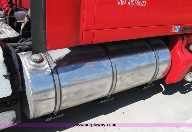 image for item 5027 2004 Kenworth T2000 semi truck