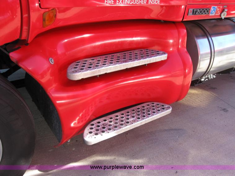 image for item 5027 2004 Kenworth T2000 semi truck