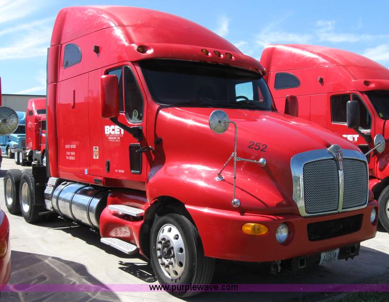 image for item 5028 2004 Kenworth T2000 semi truck