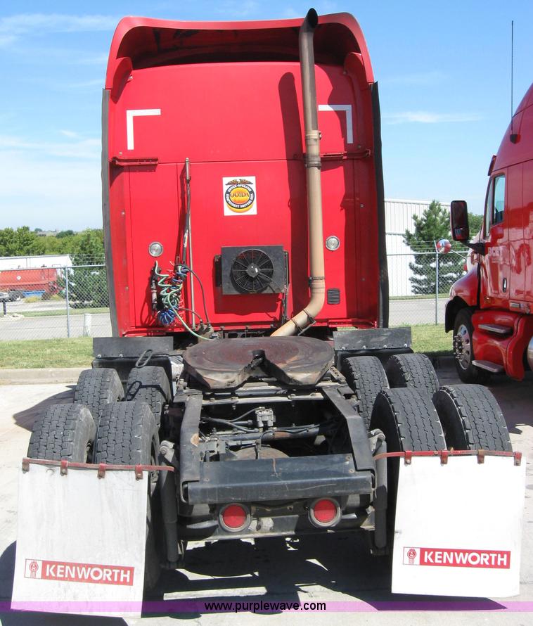 image for item 5028 2004 Kenworth T2000 semi truck