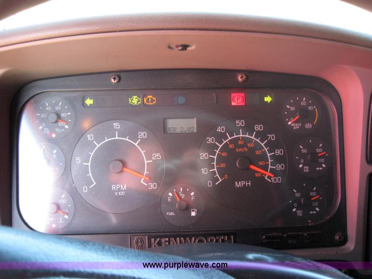 image for item 5028 2004 Kenworth T2000 semi truck