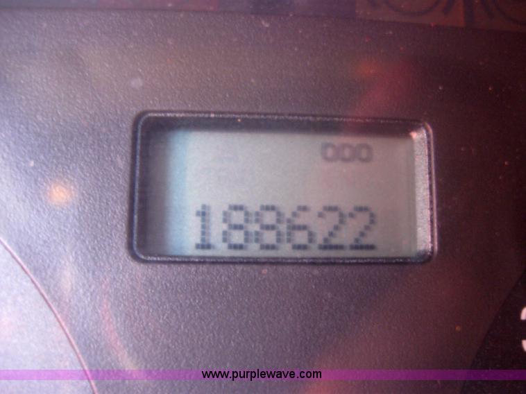 image for item 5028 2004 Kenworth T2000 semi truck