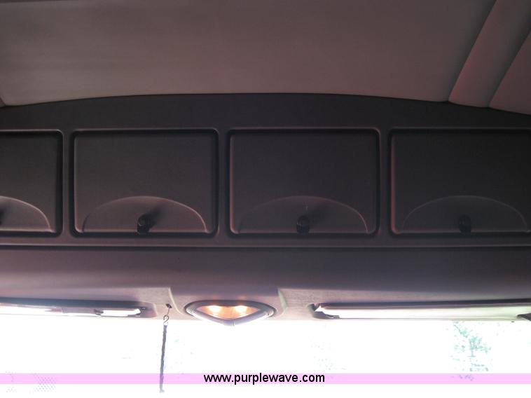 image for item 5028 2004 Kenworth T2000 semi truck