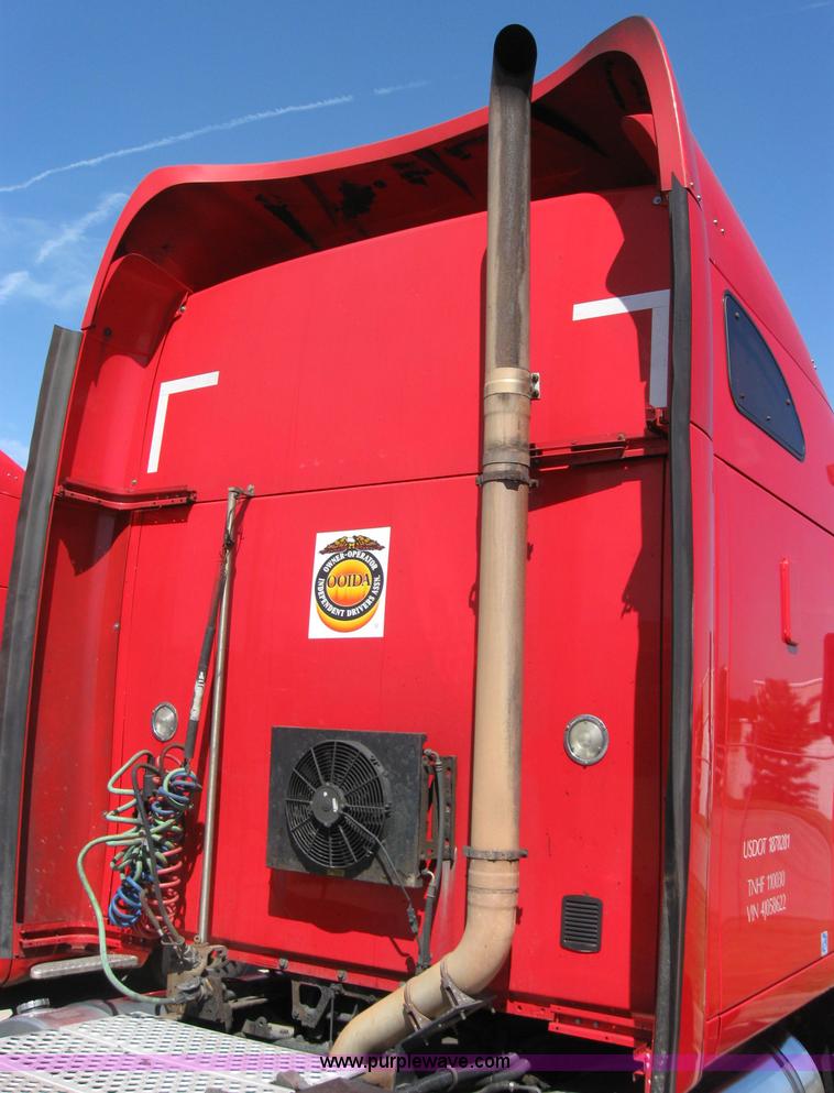 image for item 5028 2004 Kenworth T2000 semi truck