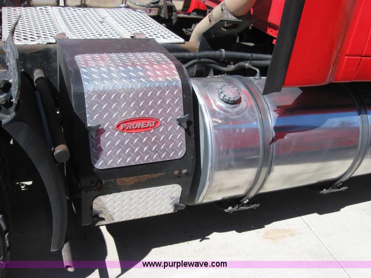 image for item 5028 2004 Kenworth T2000 semi truck