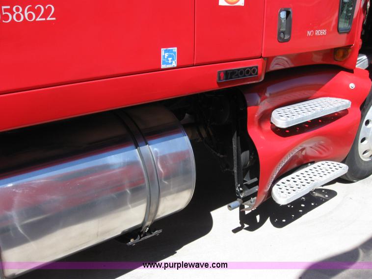 image for item 5028 2004 Kenworth T2000 semi truck